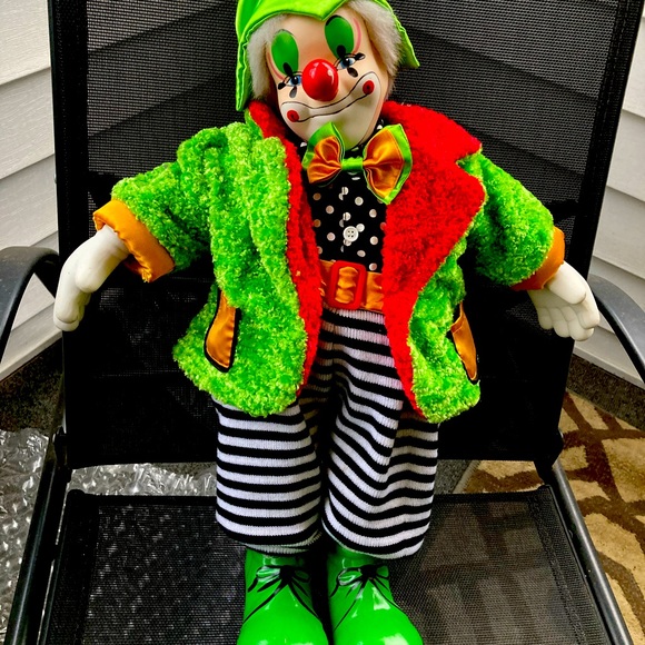 22” Vintage Dee Dee Collectors Choice Clown Doll Bisque Porcelain Hand Painted